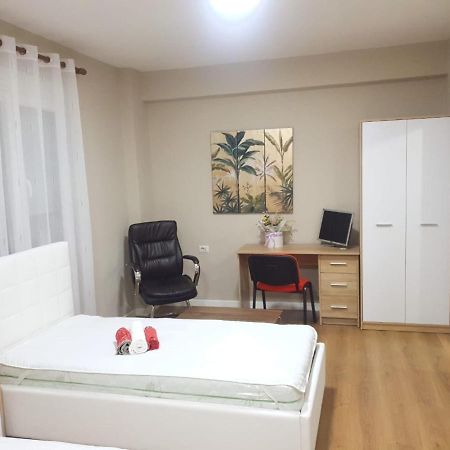 Lovely Apartment On Tirana City Center Exterior foto
